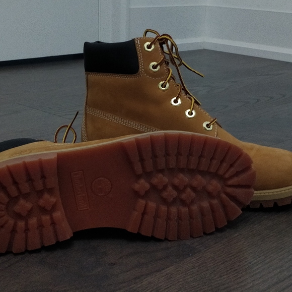 JUNIOR TIMBERLAND Premium 6-inch Waterproof Boots - Picture 2 of 3